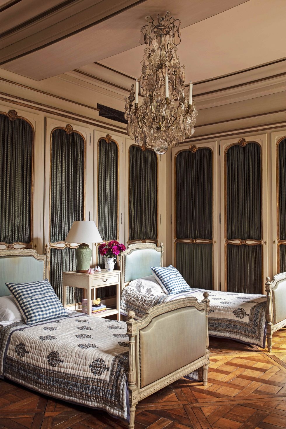Hollywood Regency / Glam — Yataq otağı 1